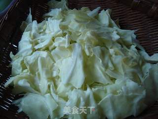 手撕包菜炒肉片的做法步骤:2