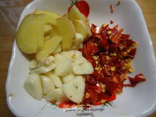 手撕包菜炒肉片的做法步骤:4