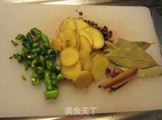 红烧牛肉的做法步骤:4
