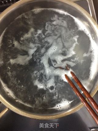 蕃茄酱意式黑珍珠面(蕃茄酱系列之一)【传统的意式面】新鲜尝的做法步骤:16