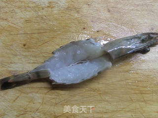 薯泥芝士焗对虾的做法步骤:3