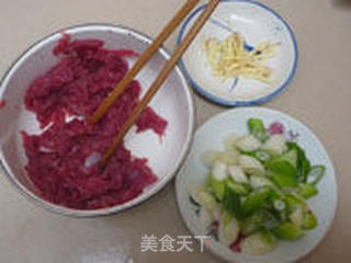 葱爆牛肉的做法步骤:2