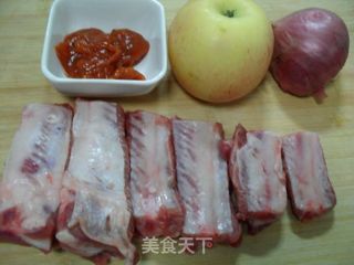 苹果肉桂焗排骨的做法步骤：1