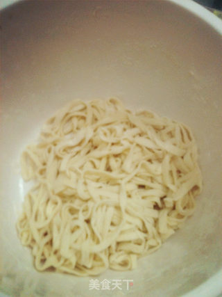 鸡蛋肉末拉面的做法步骤:3