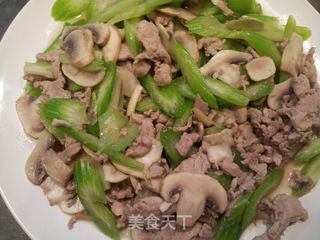 炒芹菜蘑菇肉片的做法步骤:6