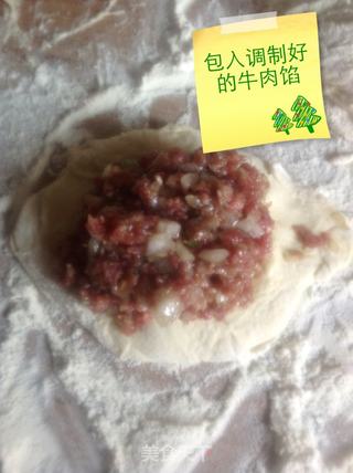 不用擀面杖做面食---又薄又脆的蒙族牛肉馅饼的做法步骤：12