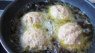 土豆狮子头的做法步骤:9