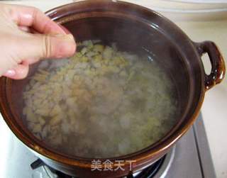 冬日暖粥 --- 银耳瑶柱鸡蓉粥的做法步骤:8