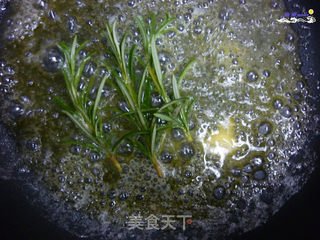 迷迭香煎酥排的做法步骤:2