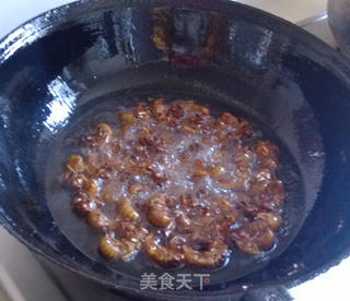 炸金蝉 最简单的节日菜 油炸知了侯的做法步骤:2