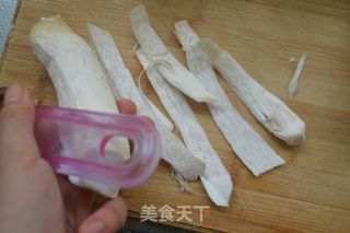 杏鲍菇新吃法-【芝麻红酒杏鲍菇】的做法步骤：2