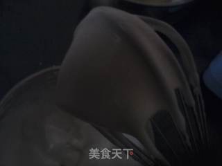 电饭煲也能做戚风蛋糕的做法步骤:10