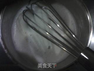 电饭煲也能做戚风蛋糕的做法步骤:6