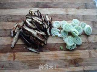 跟着电视学做菜——客家肉片汤的做法步骤:4