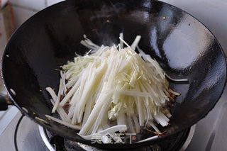 醋溜白菜的做法步骤:7