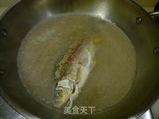 鲫鱼豆腐汤的做法步骤:5