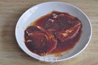 风味铁板煎梅花肉的做法步骤：5