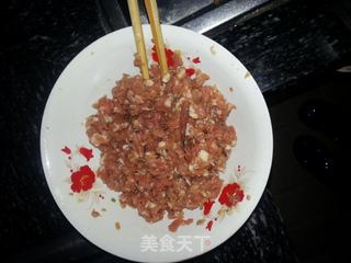 香菇酿肉的做法步骤：1