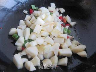 双椒苹果炒鸡丁的做法步骤:10