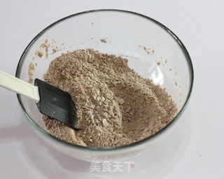 层层叠叠都是为了你-----巧克力千层蛋糕的做法步骤:2