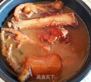 用电饭煲卤猪蹄 卤鸡蛋 卤鸡爪 卤排骨 把子肉 都是一样的做法哦~的做法步骤:4