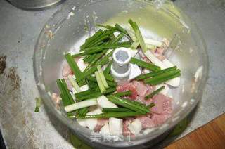 【美之扣饺子料理器使用报告】--茡荠肉馅扁食的做法步骤:4