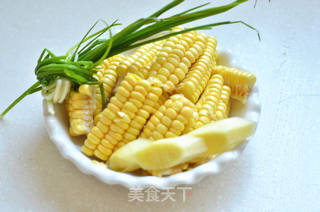 营养与鲜美并存-----筒骨海鲜火锅的做法步骤:2
