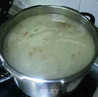 大骨肉米粉的做法步骤:2
