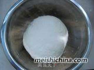 香辣花卷(详解发面过程)的做法步骤:4