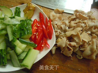 热量冬日————【蚝油炒辣肠】的做法步骤:4