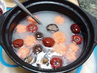 水果大骨鱼丸锅—熬出幼白大骨汤的做法步骤:8