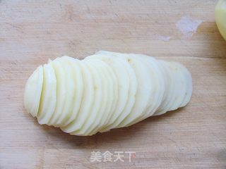 轻松制作超有味的小零食——麻辣薯片的做法步骤：2