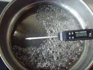 [食尚擂台烘焙赛区】:酸爽诱人---百香果慕斯蛋糕(附意式蛋白霜制作)的做法步骤:17
