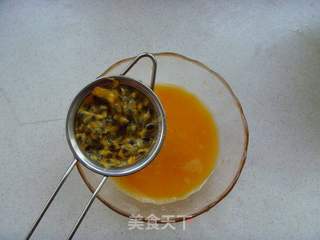 [食尚擂台烘焙赛区】:酸爽诱人---百香果慕斯蛋糕(附意式蛋白霜制作)的做法步骤:13