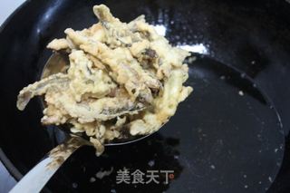 酥炸小游鱼的做法步骤：16