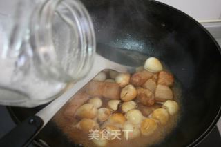 鹌鹑蛋烧肉的做法步骤:6