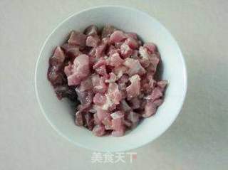 板蓝根炒肉丁的做法步骤:2
