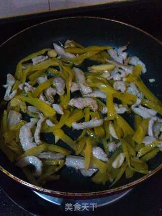 榨菜炒肉丝的做法步骤：3