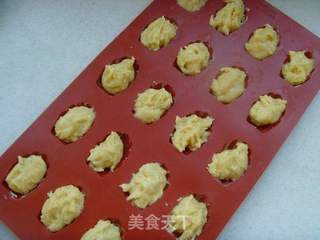 【食尚擂台烘焙赛区】:一口一个不停嘴---迷你玛德琳的做法步骤:8