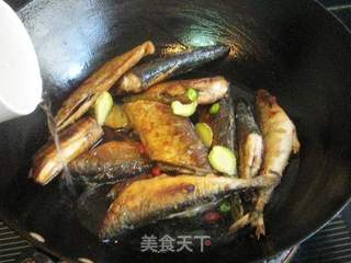 洋葱秋刀鱼的做法步骤:6