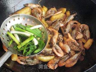 【加拿大野生北极虾】土豆炒虾的做法步骤:10