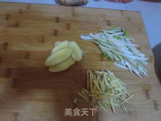 清蒸鲈鱼的做法步骤:3