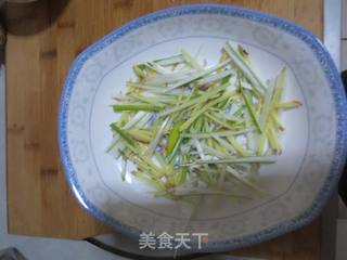 清蒸鲈鱼的做法步骤:6