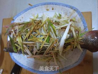 清蒸鲈鱼的做法步骤:8