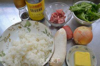 中西合璧的美味-黄油的诱惑【黑椒牛肉炒饭】的做法步骤：1