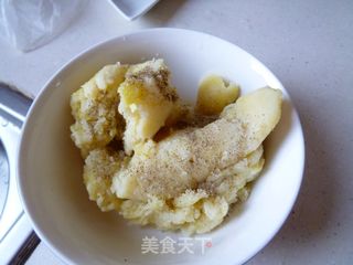 薯泥做饼底的披萨的做法步骤：2