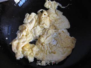 家常简单小菜---蒜黄炒蛋的做法步骤:5