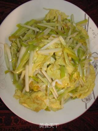 家常简单小菜---蒜黄炒蛋的做法步骤:8