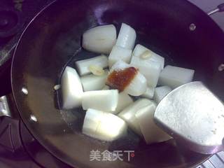 家常萝卜焖鱼丸的做法步骤:6