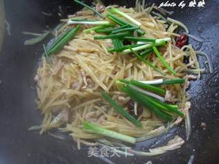 沙茶土豆丝炒肉的做法步骤:12